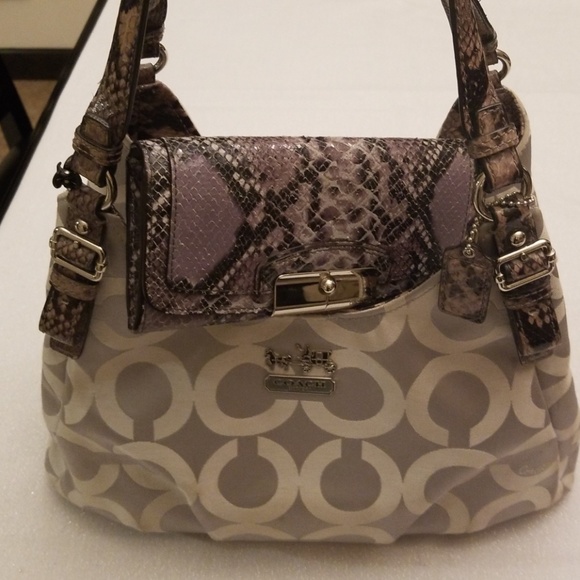 Purse - Picture 2 of 8